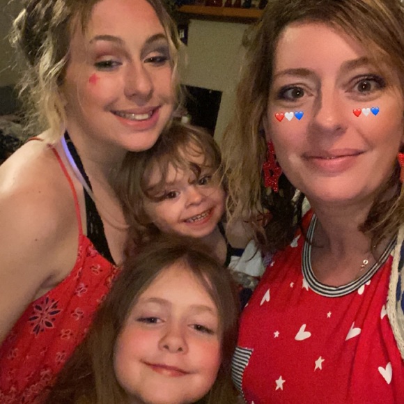 Meet your Posher, Tina - Picture 4 of 4